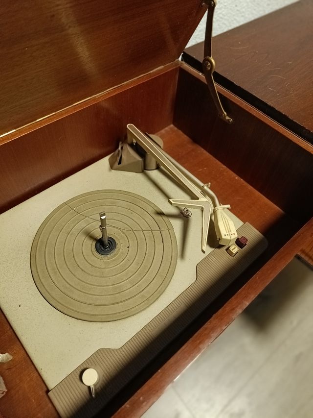 Radio tocadiscos Philips FX715A --Vintage años 60