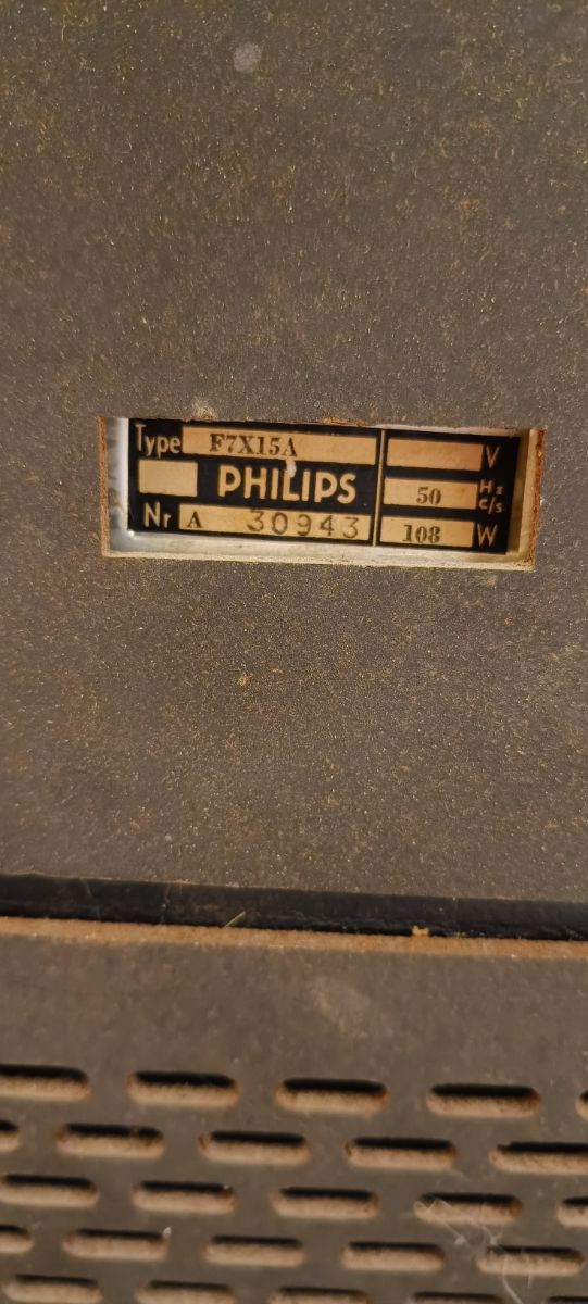 Radio tocadiscos Philips FX715A --Vintage años 60