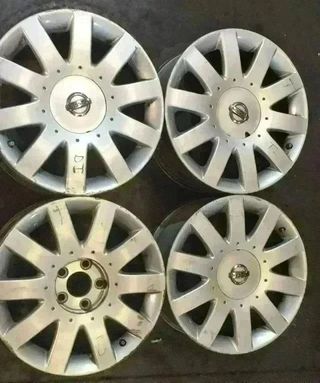 NISSAN RADIO 17 5 TORNILLOS JUEGO DE LLANTAS