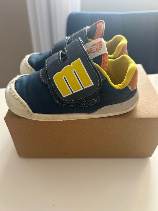 Zapatillas respetuosas barefoot Mustang 22