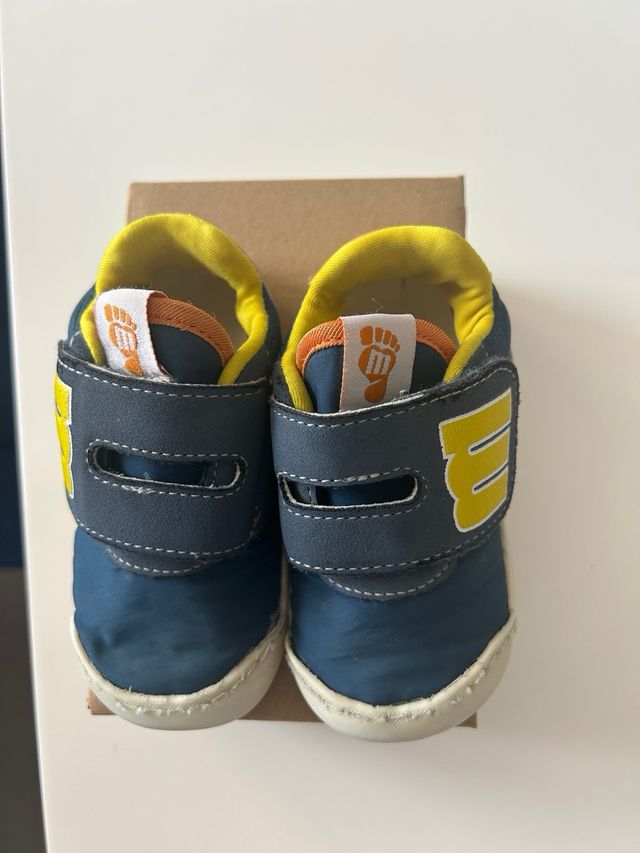 Zapatillas respetuosas barefoot Mustang 22