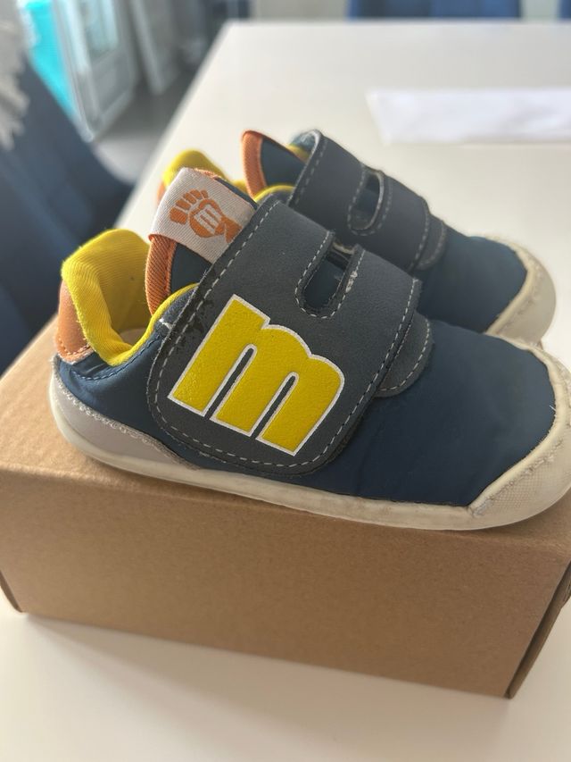 Zapatillas respetuosas barefoot Mustang 22