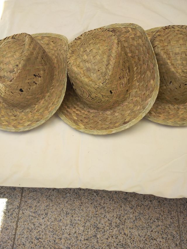 3 Chapéus Praia Palha - 4€/unid