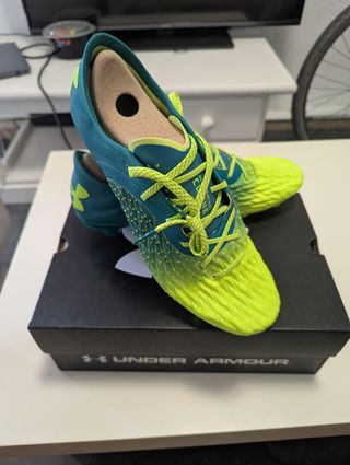 Botas fútbol Under Armour Clone Magnetico NUEVAS 