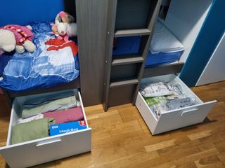 Litera infantil azul y gris