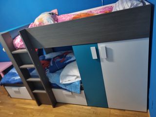 Litera infantil azul y gris