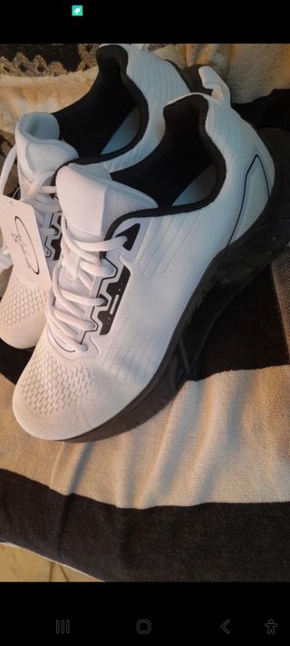 Sneakers sportive bianche e nere n.42