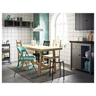 Lampara IKEA RANARP blanca y dorada