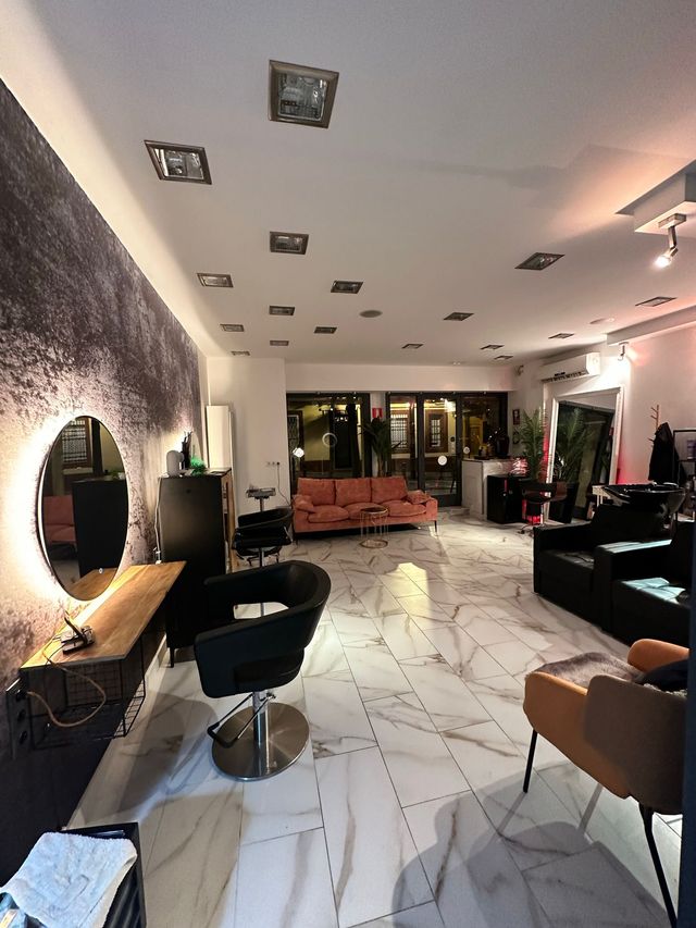 TRASPASO PELUQUERÍA Y ESTETICA