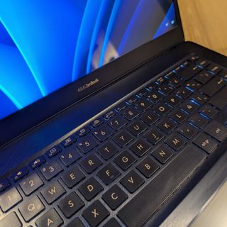 ASUS ZenBook Pro 15 UX580 - i9, GTX 1050 Ti, 16GB