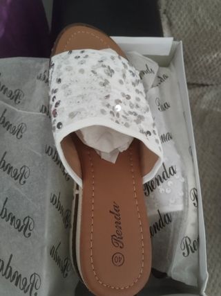 Chanclas Renda blancas, talla 40