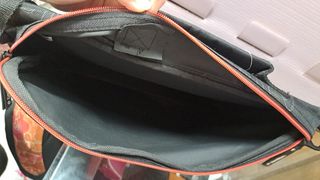 Bandolera Lotto negra y roja