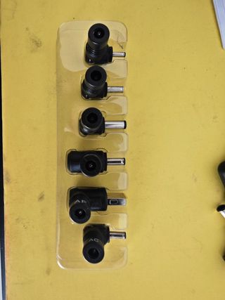 Cargador portátil multi-clavijas