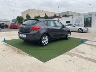 Opel Astra 2011