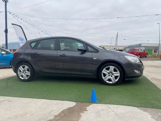 Opel Astra 2011