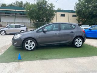 Opel Astra 2011