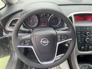 Opel Astra 2011