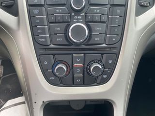 Opel Astra 2011