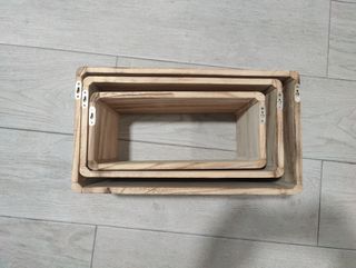 3 Estanterías de madera
