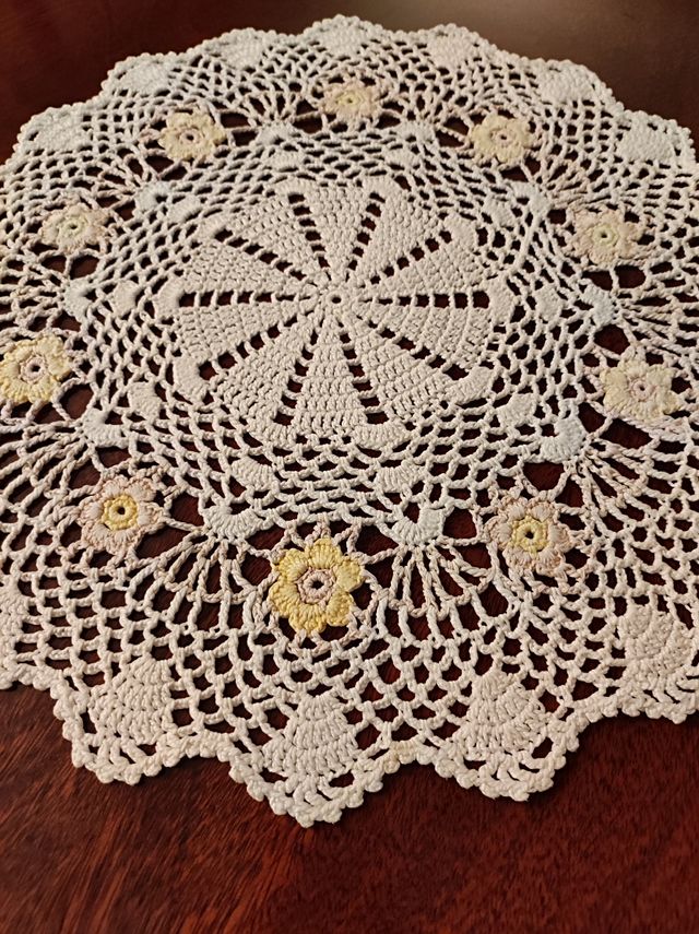 Centrotavola vintage handmade in cotone