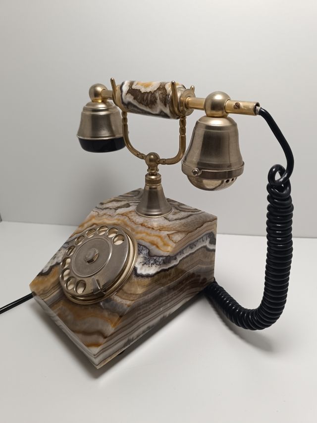 Telefono antico in marmo placcato oro 18K