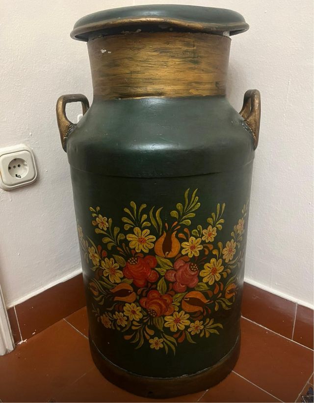 Lechera pintada vintage