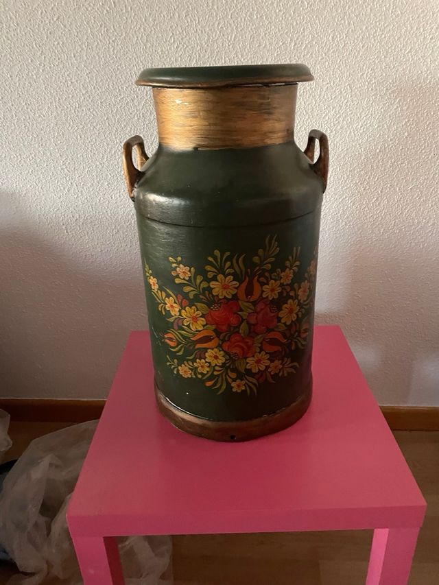 Lechera pintada vintage