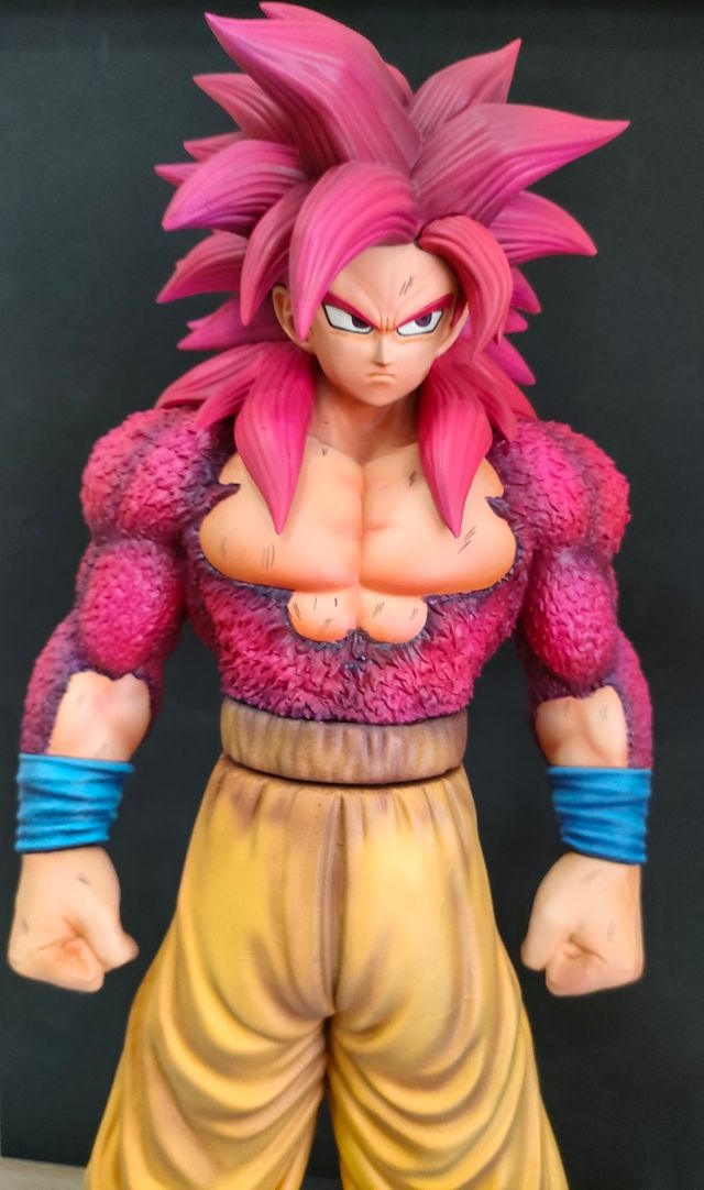 Figura en resina de Goku Daima.