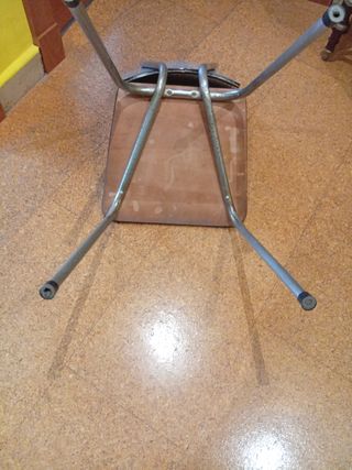1 Silla vintage de formica. Color azul