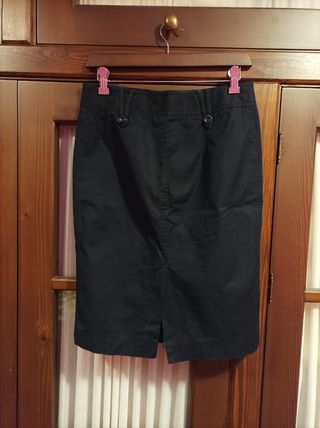 Falda midi negra recta