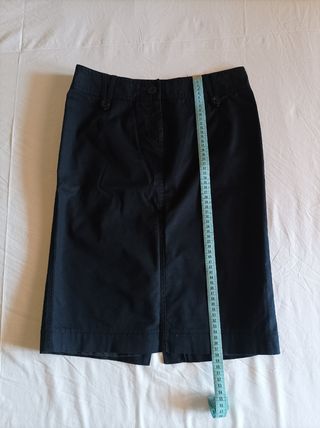 Falda midi negra recta
