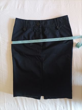 Falda midi negra recta