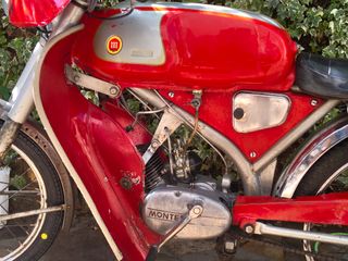 Montesa Brío 50cc roja