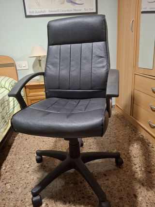 Silla escritorio giratoria negra