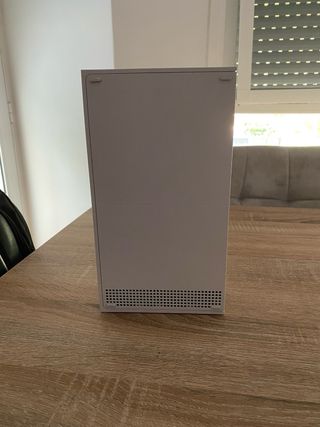 Xbox Series S blanca - consola, mando y cables.