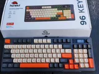 Teclado FREEWOLF M96 96 teclas retroiluminación