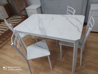 Mesa Comedor 4 Sillas - Moderna