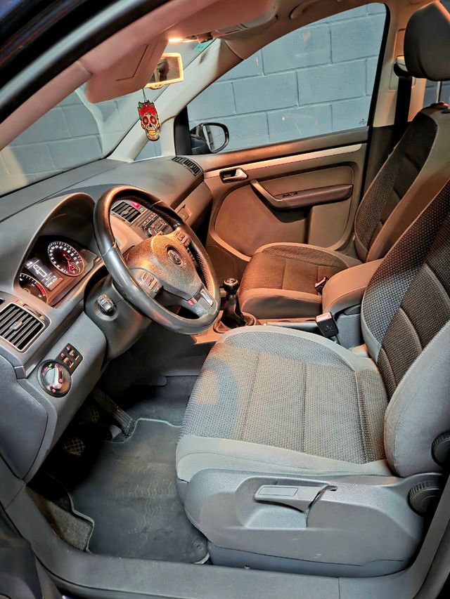 Volkswagen Touran 2011