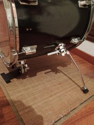 Bombo de 16" negro
