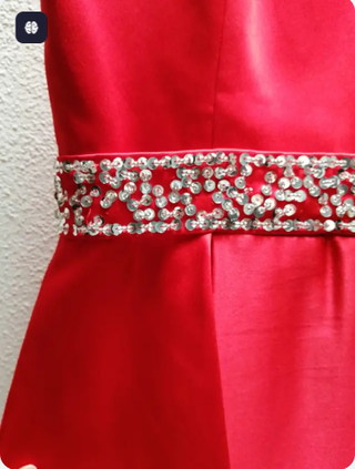 Vestido rojo con lentejuelas de fiesta  