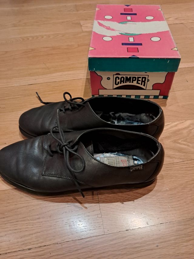 Zapatos Camper negros con cordones mujer