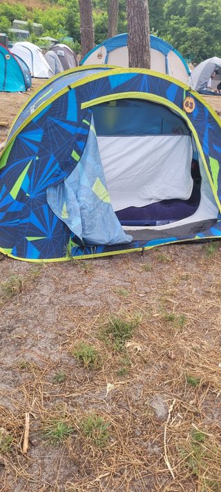 Tienda Quechua 2 segundos más muchas cosas