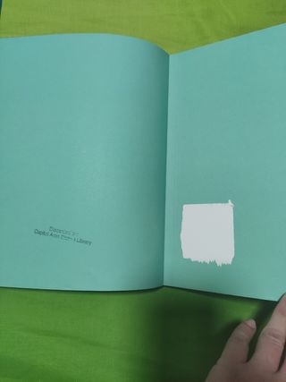 Libro de colorear con puntos.
