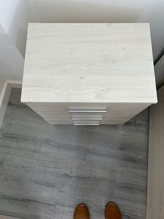 Mesita noche color artico 3 cajones - 45€