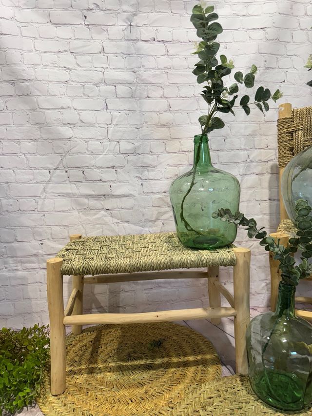 Banco basso in legno naturale