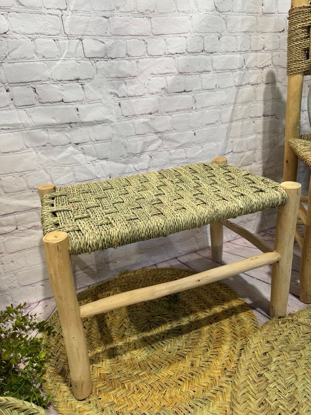 Banco basso in legno naturale