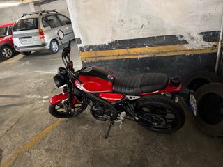 Yamaha XSR 125 - Roja