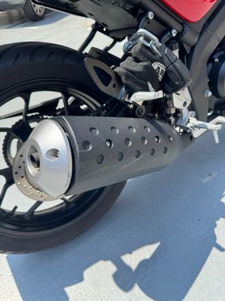 Yamaha XSR 125 - Roja