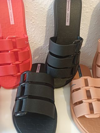Sandalias Ipanema nuevas -doradas negras ,naranjas