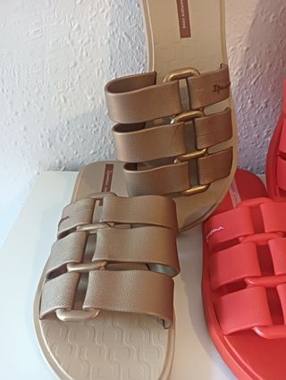 Sandalias Ipanema nuevas -doradas negras ,naranjas